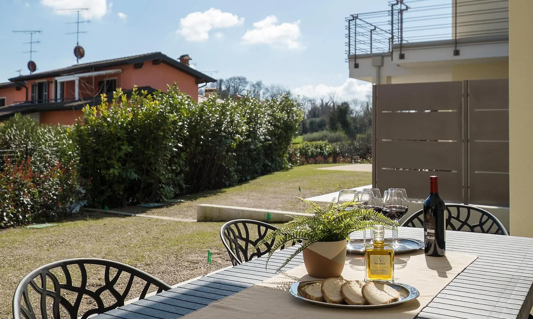 Luxury Villas Gardenia With Private Pool Паденге-суль-Гарда