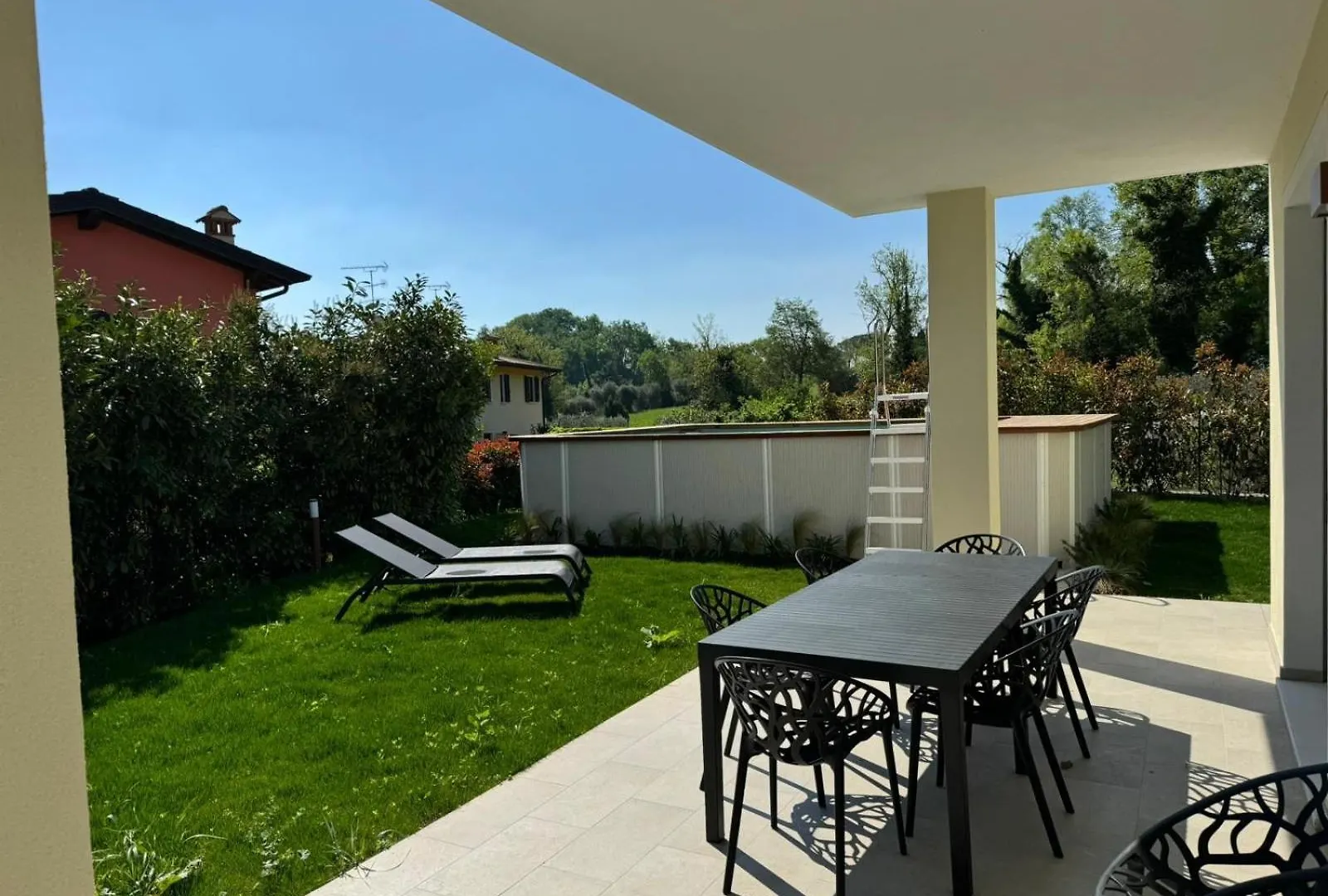 Luxury Villas Gardenia With Private Pool Паденге-суль-Гарда Италия