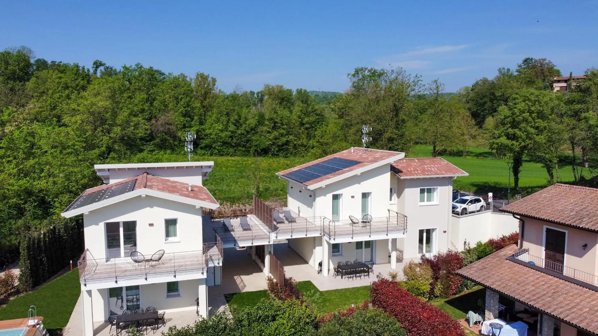 Luxury Villas Gardenia With Private Pool Padenghe sul Garda